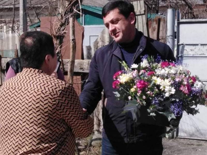 რაჭა-ლეჩხუმ-ქვემო სვანეთის სამხარეო რწმუნებულმა წარმატებულ პედაგოგს იზა ხეცურიანს...